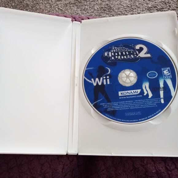 Nintendo Wii Dance Dance Revolution Hottest Party 2 Video Game Fun - Picture 4 of 5